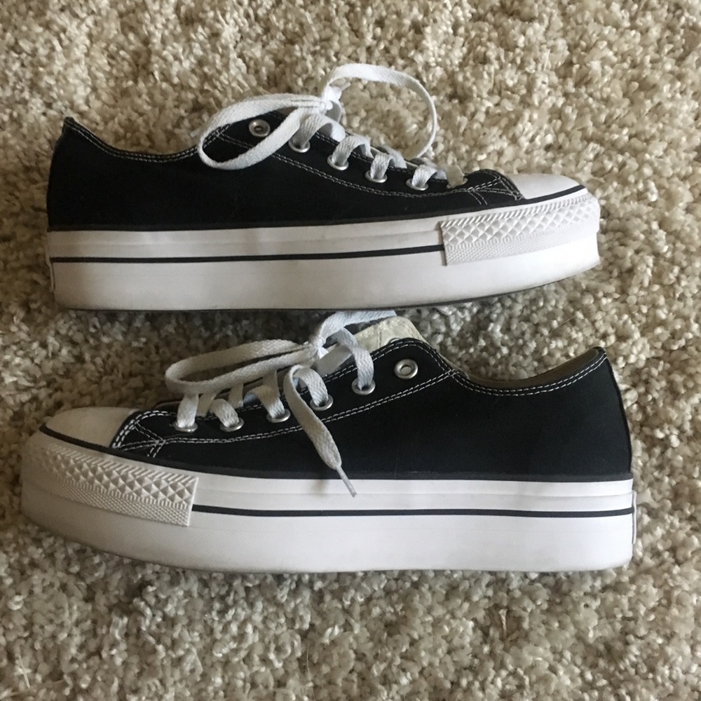 Converse - Platform - Black - Women’s size 10